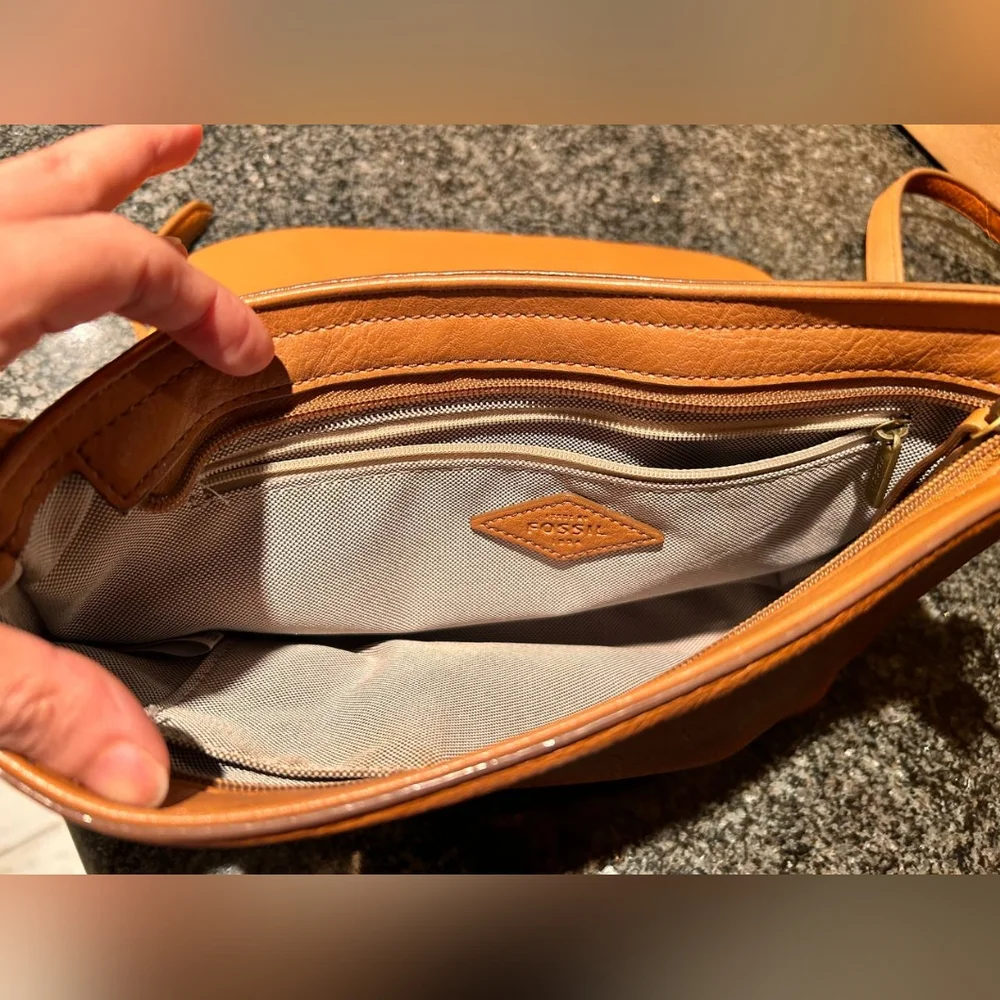 FOSSIL MAYA LEATHER CROSSBODY BAG - Picture 8 of 15